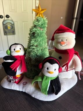2006 Hallmark JINGLE PALS VERY MERRY TRIO Singing Animated Snowman Penguins Tree